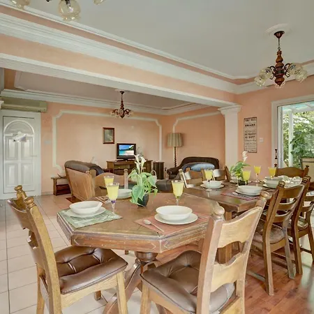 Amber Villa *